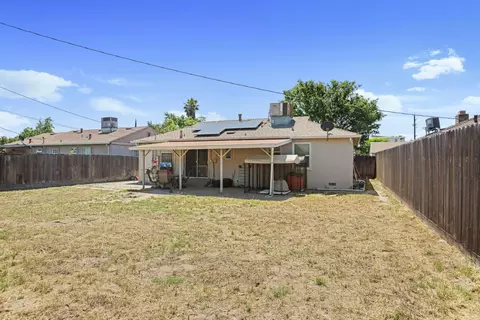 Exterior - 651 Pine St, Manteca, CA 95336 photo 6 of 10