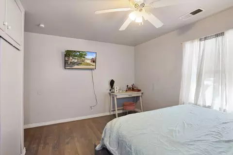Bedroom - 651 Pine St, Manteca, CA 95336 photo 4 of 6