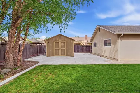 Exterior - 1480 Berry Dr, Turlock, CA 95382 photo 5 of 8