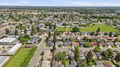 View/Area - 1480 Berry Dr, Turlock, CA 95382 photo 5 of 5