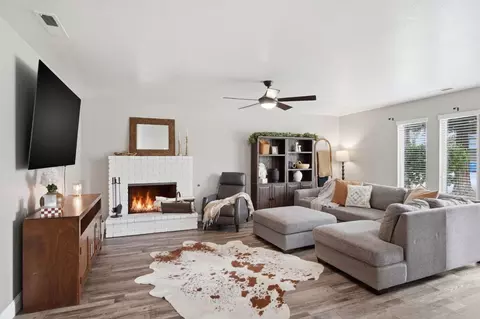 Living - 1480 Berry Dr, Turlock, CA 95382 photo 1 of 2