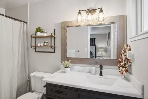 Bath - 1480 Berry Dr, Turlock, CA 95382 photo 2 of 2