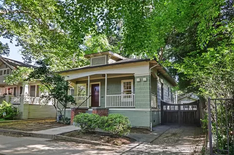 2306 D St, Sacramento, CA 95816