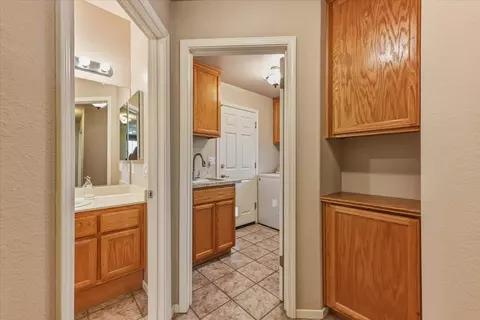 Entry Way - 2735 Tejon St, Lodi, CA 95242 photo 4 of 8