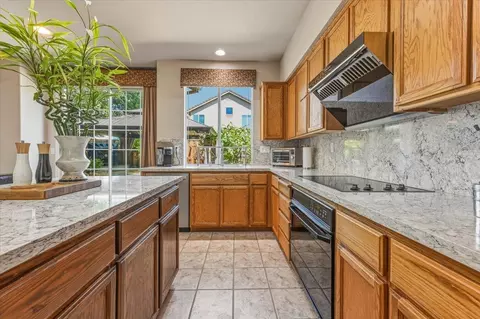 Kitchen - 2735 Tejon St, Lodi, CA 95242 photo 7 of 8