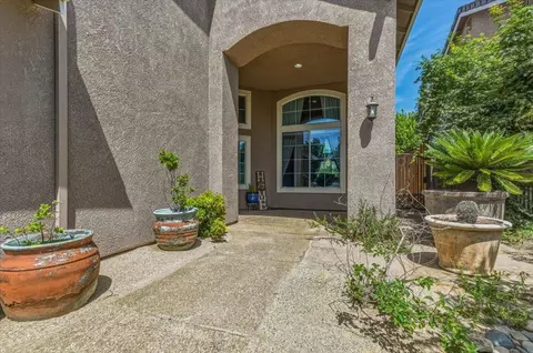 Exterior - 2735 Tejon St, Lodi, CA 95242 photo 5 of 21