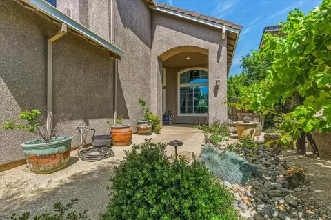 Exterior - 2735 Tejon St, Lodi, CA 95242 photo 4 of 21