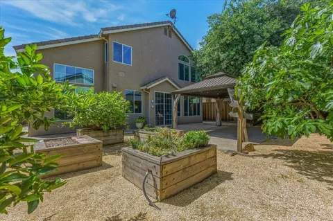 Exterior - 2735 Tejon St, Lodi, CA 95242 photo 17 of 21