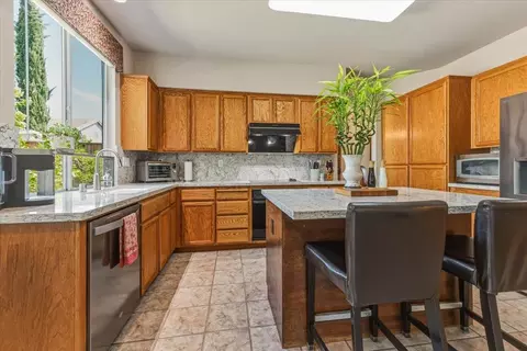 Kitchen - 2735 Tejon St, Lodi, CA 95242 photo 6 of 8