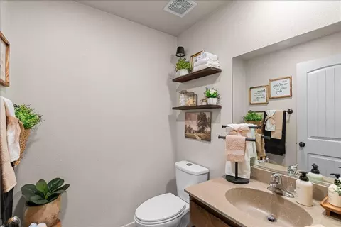 Bath - 3100 Amos Ct, Modesto, CA 95355 photo 1 of 5