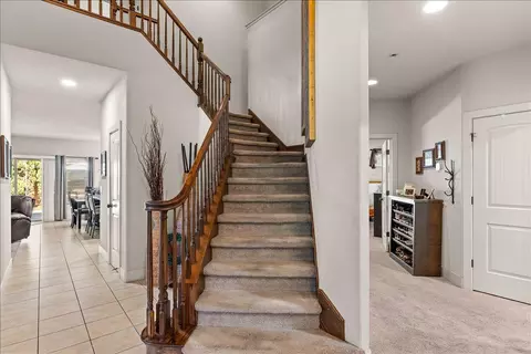 Entry Way - 3100 Amos Ct, Modesto, CA 95355 photo 11 of 15
