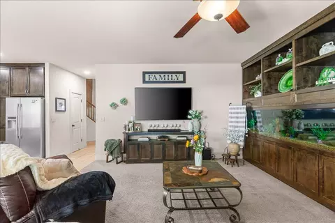 Living - 3100 Amos Ct, Modesto, CA 95355 photo 4 of 5
