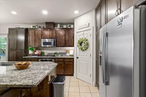 Kitchen - 3100 Amos Ct, Modesto, CA 95355 photo 5 of 7