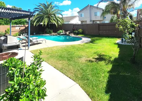 Exterior - 1454 Trellis St, Manteca, CA 95336 photo 7 of 9