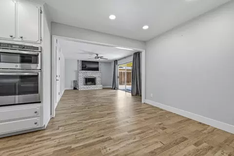 Living - 564 Della Ct, Merced, CA 95348 photo 3 of 7