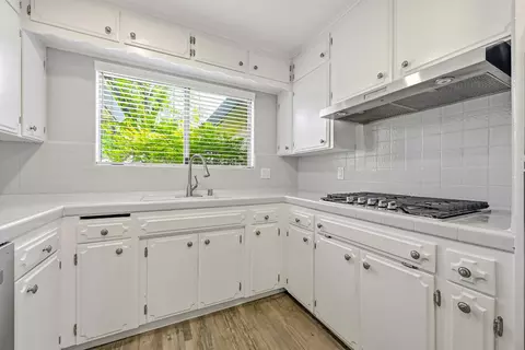 Kitchen - 564 Della Ct, Merced, CA 95348 photo 4 of 5