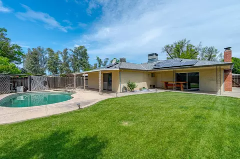 Exterior - 564 Della Ct, Merced, CA 95348 photo 6 of 9
