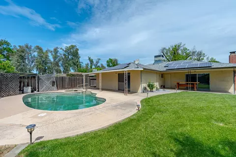 Exterior - 564 Della Ct, Merced, CA 95348 photo 8 of 9