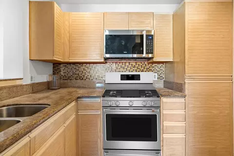 Kitchen - 7063 Dublin Meadows St #E, Dublin, CA 94568 photo 3 of 6