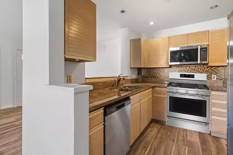 Kitchen - 7063 Dublin Meadows St #E, Dublin, CA 94568 photo 2 of 6
