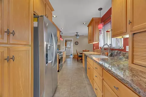 Kitchen - 4831 Cameron Ranch Dr, Carmichael, CA 95608 photo 2 of 4