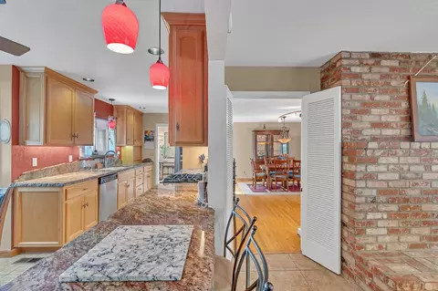 Kitchen - 4831 Cameron Ranch Dr, Carmichael, CA 95608 photo 4 of 4