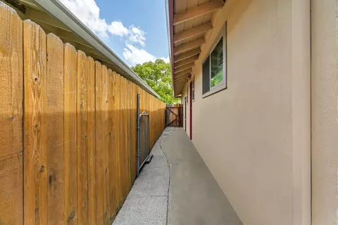 Exterior - 4831 Cameron Ranch Dr, Carmichael, CA 95608 photo 2 of 18