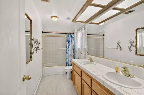 Bath - 7705 Echo Ct, Chowchilla, CA 93610 photo 3 of 3
