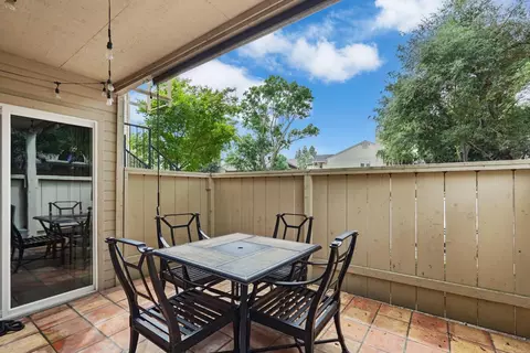 Exterior - 2401 Eilers Ln #307, Lodi, CA 95242 photo 2 of 5