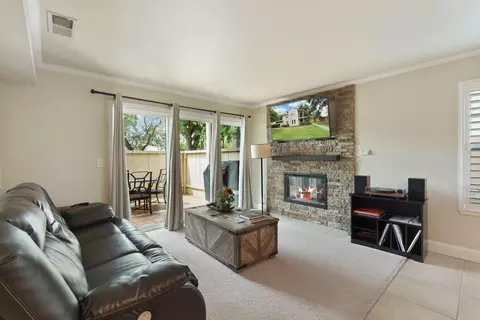 Living - 2401 Eilers Ln #307, Lodi, CA 95242 photo 1 of 2