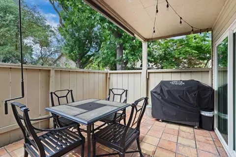 Exterior - 2401 Eilers Ln #307, Lodi, CA 95242 photo 4 of 5