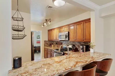 Kitchen - 2401 Eilers Ln #307, Lodi, CA 95242 photo 3 of 5