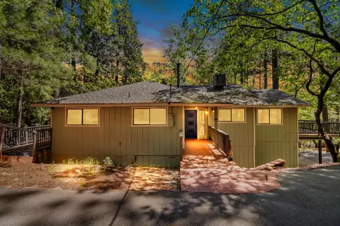 5539 Crestline Dr, Foresthill, CA 95631