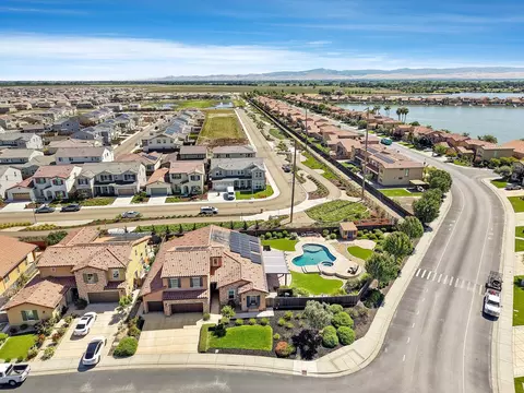 View/Area - 3670 Rapallo Way, Manteca, CA 95337 photo 3 of 6