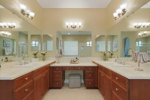 Bath - 3670 Rapallo Way, Manteca, CA 95337 photo 3 of 6