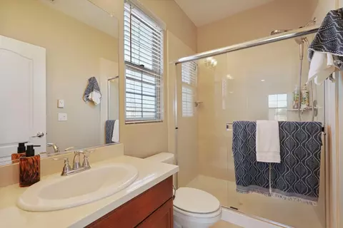 Bath - 3670 Rapallo Way, Manteca, CA 95337 photo 6 of 6