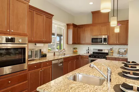 Kitchen - 3670 Rapallo Way, Manteca, CA 95337 photo 3 of 5