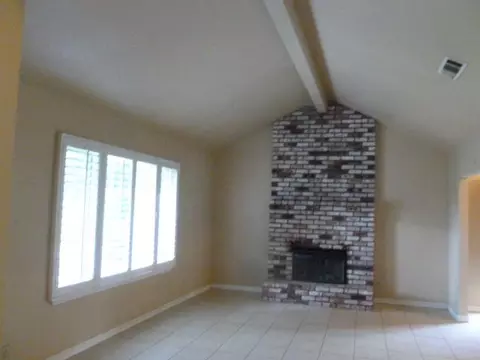 Living - 3621 Merrifield Ave, Modesto, CA 95356 photo 3 of 4