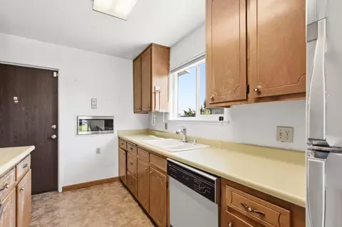 Kitchen - 106 Perraud Dr, Folsom, CA 95630 photo 2 of 5