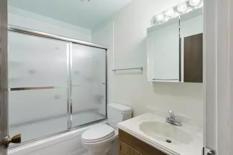 Bath - 106 Perraud Dr, Folsom, CA 95630 photo 2 of 2