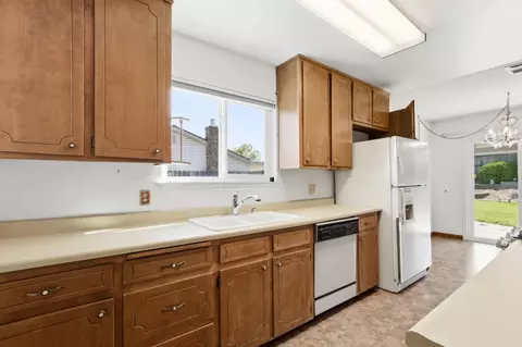Kitchen - 106 Perraud Dr, Folsom, CA 95630 photo 3 of 5