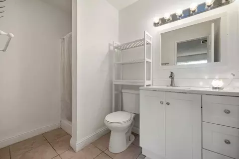 Bath - 2644 San Ignacio Ave, Modesto, CA 95354 photo 2 of 2