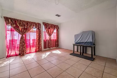 Living - 2644 San Ignacio Ave, Modesto, CA 95354 photo 4 of 4