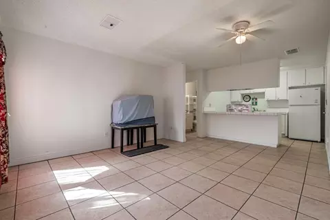 Living - 2644 San Ignacio Ave, Modesto, CA 95354 photo 3 of 4