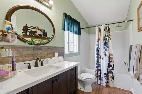 Bath - 1683 6th Ave, Olivehurst, CA 95961 photo 2 of 6
