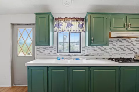 Kitchen - 1683 6th Ave, Olivehurst, CA 95961 photo 2 of 5