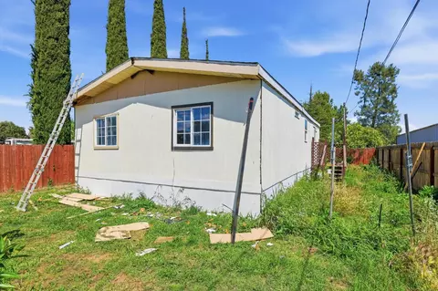 Exterior - 1683 6th Ave, Olivehurst, CA 95961 photo 7 of 13