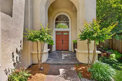 Entry Way - 4908 Regal Ct, Rocklin, CA 95765 photo 4 of 4