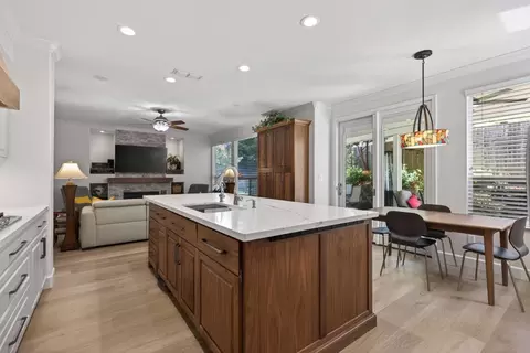 Kitchen - 4908 Regal Ct, Rocklin, CA 95765 photo 7 of 9