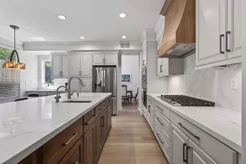 Kitchen - 4908 Regal Ct, Rocklin, CA 95765 photo 5 of 9